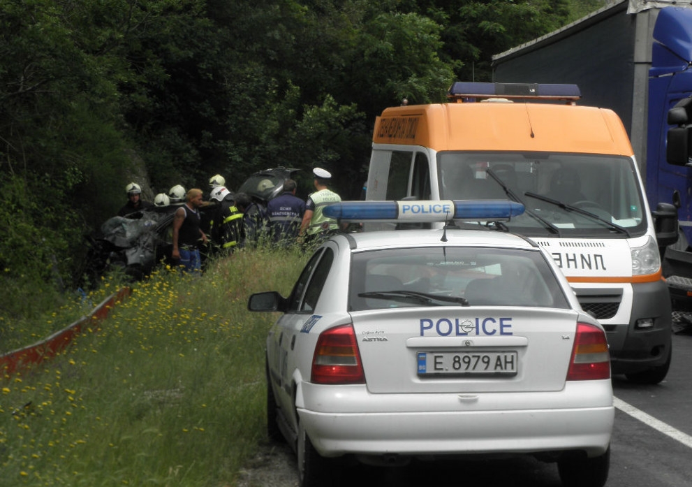 Откриха труп в микробус край благоевградско село 
