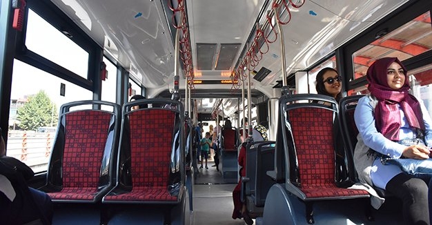 В турски град тръгнаха тролейбуси само за жени