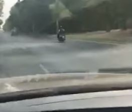 Камикадзе със скутер фучи със 100 км/ч по опасен пловдивски булевард (ВИДЕО)