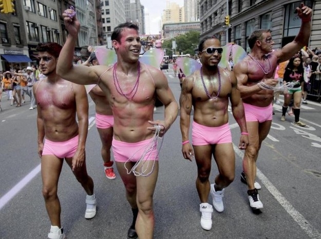 Бразилия легализира „лека за гейове“, в страната хомосексуализмът вече е „болест“