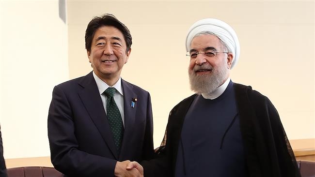 Рухани призова Абе да увеличи инвестициите в иранския петрол и газ