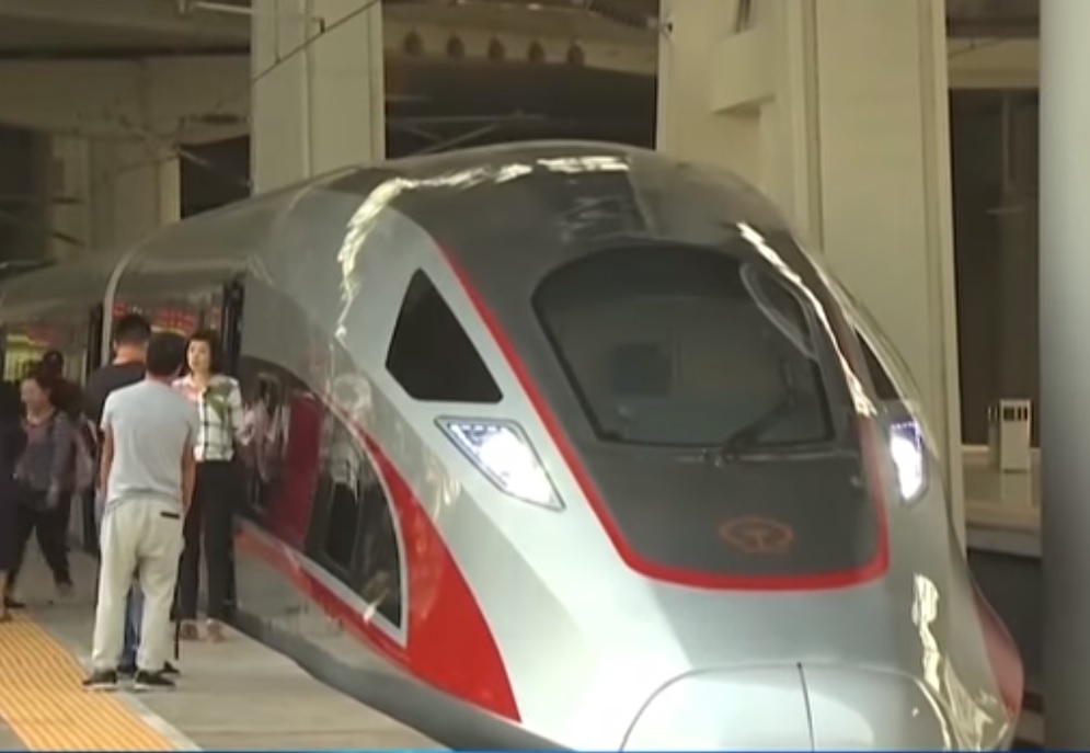 Китай пусна най-бързия влак в света (ВИДЕО)