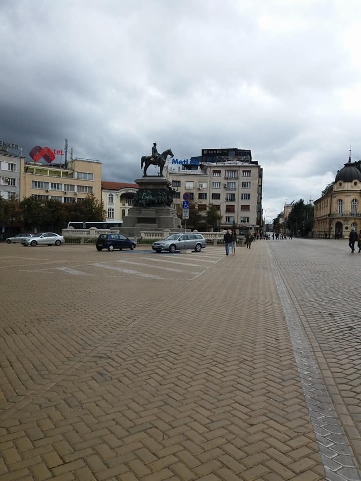София, каквато не сте я виждали! Улиците на столицата са като след евакуация (СНИМКИ)