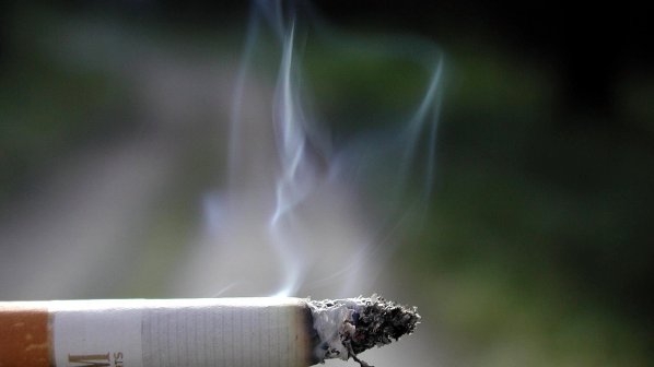 Бистра запали цигара и хвърли фас на булевард във Великобритания и сега 2 години бере големи ядове