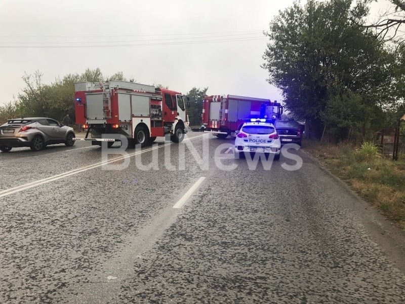 Автомеле до Вичов хан край Враца, три линейки и две пожарни спасяват пострадалите (СНИМКИ)