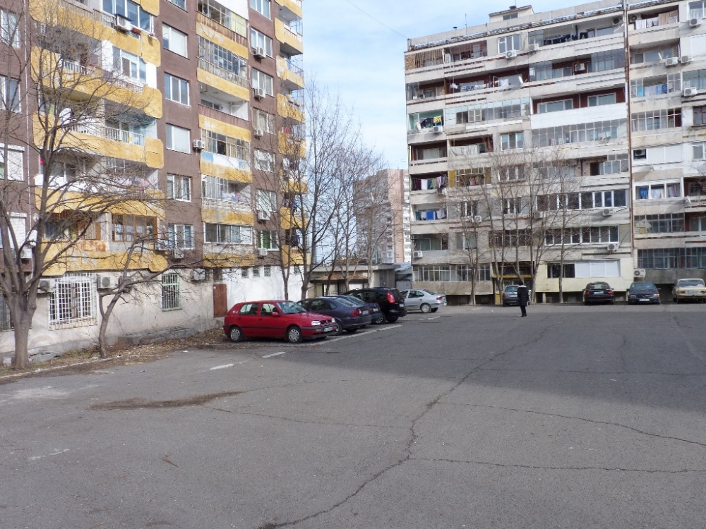 Дългове вадят имоти на безценица в Бургас: Апартамент в „Меден рудник” за 17 хил. лева, етаж от къща във Ветрен – 32 хил.лева