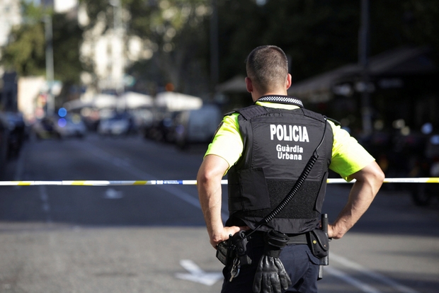 Мъж е нападнал с нож присъстващите в една от секциите близо до Барселона