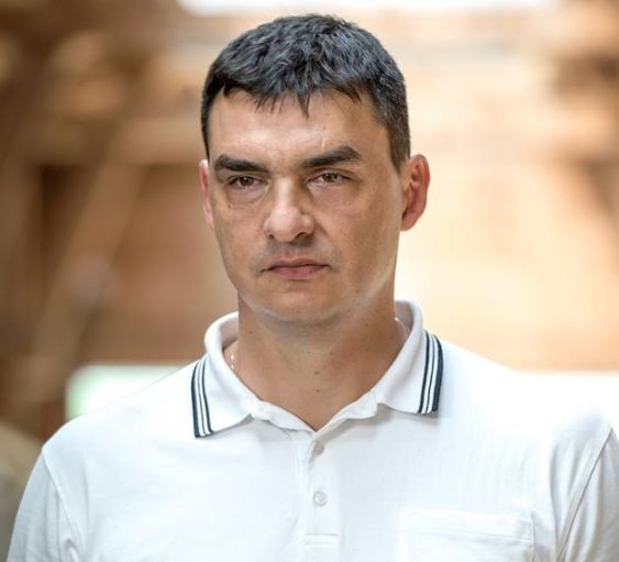 Мъжете във „Фермата“ в паника, Владо Николов излиза на дуел