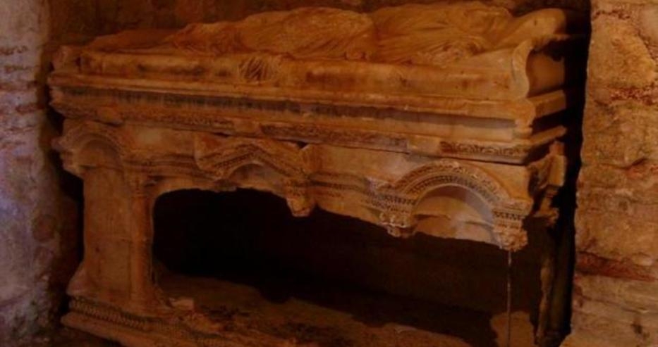 Турски археолози намериха уникална находка под стара църква и обявиха: Тук е гробът на Дядо Коледа!