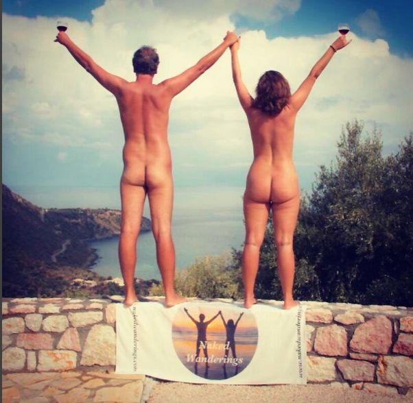 Тази белгийска двойка избра да обиколи света без дрехи (СНИМКИ 18+)