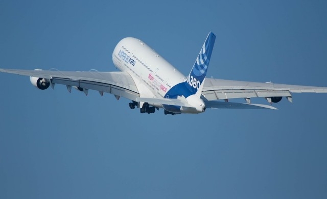 Daily Telegraph: Това ли е началото на края на най-големия пътнически самолет в света? (СНИМКИ)