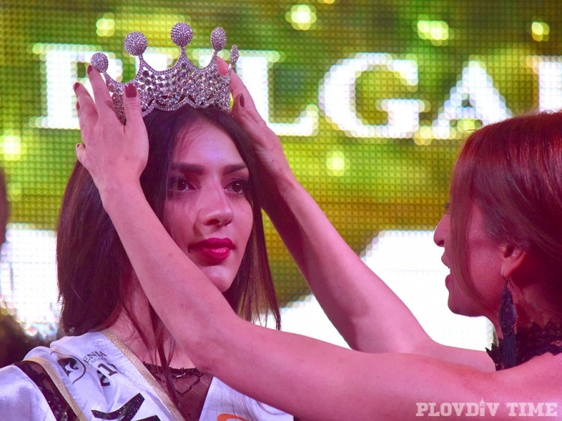 Красота и прелест на конкурса "Мис Армения България" 2017 (СНИМКИ)