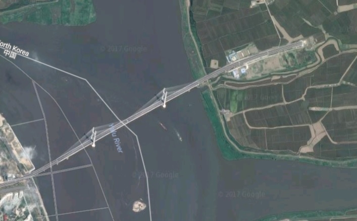 Между Китай и Северна Корея има мост за 350 млн. долара, който свършва в... нищото (СНИМКИ)