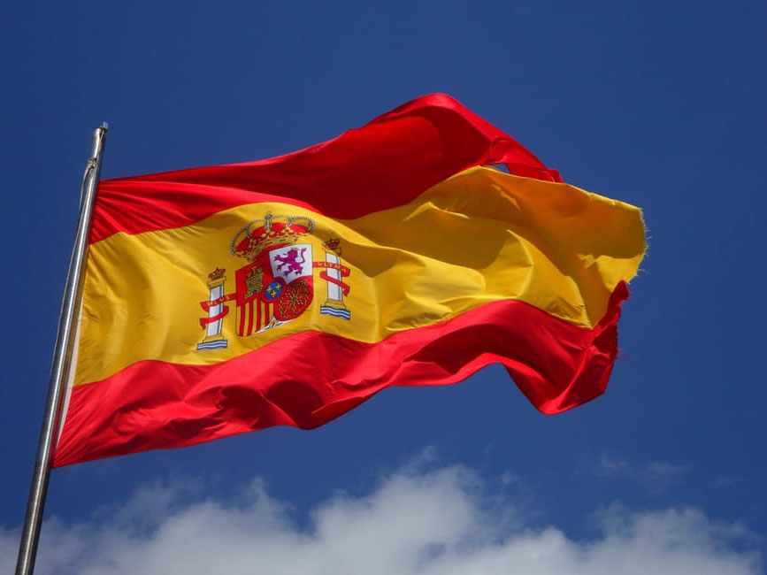  В разгара на каталонската криза Испания празнува националния си празник