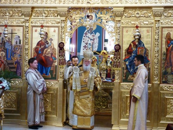 Негово Светейшество Патриарх Неофит прие поканата на семейство Арабаджиеви да освети новия православен храм „Въздвижение на Светия Кръст Господен“ в квартал "Лозенец"