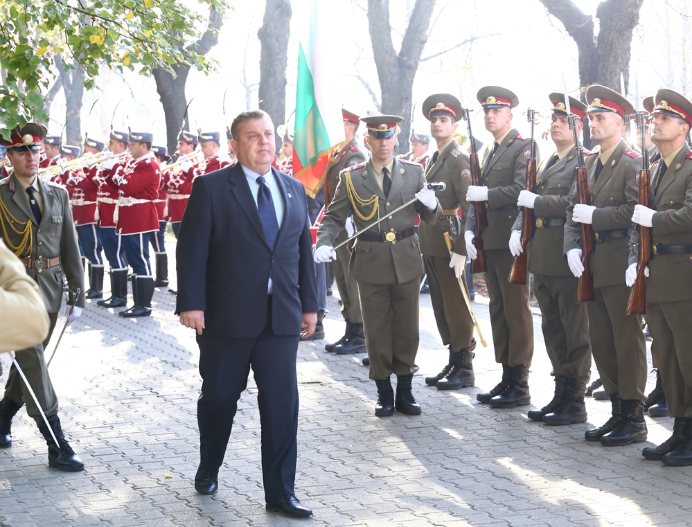 Каракачанов получи подкрепа от Борисов и оповести важна новина за армията, отбраната на България и военната служба на младите 