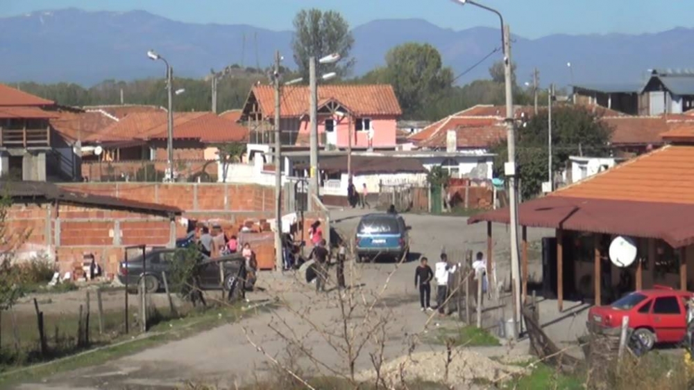 Ченгетата на крак заради сблъсъка между роми и горски в Баня, 9 са вече арестуваните (СНИМКИ)