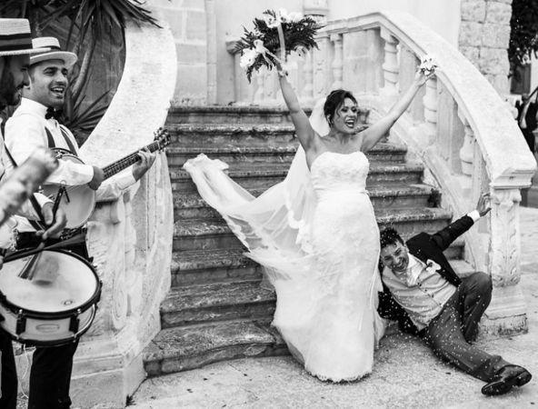 Избраха най-страхотните сватбени СНИМКИ за тази година, които ще ви зашеметят и трогнат
