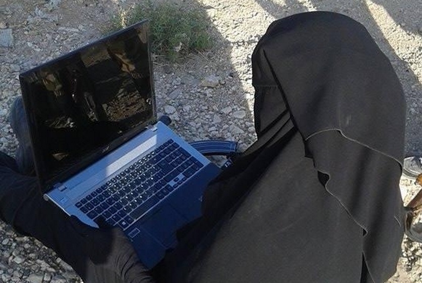 Изненада: Големи срамотии изскочиха от тайния лаптоп на една жена от "Ислямска държава", арестувана в Ракка