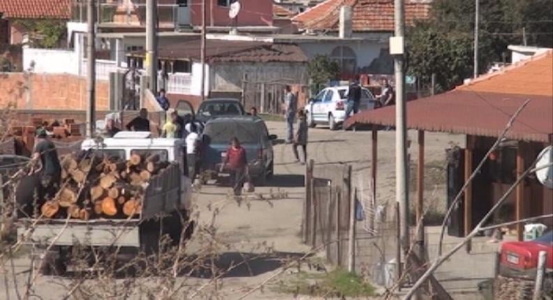 Още двама роми арестувани след кървавия екшън край Баня