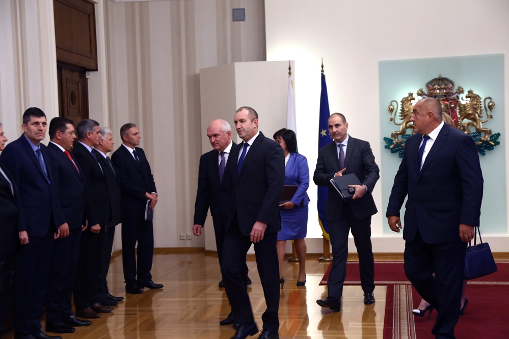 КСНС при президента започна! Най-важните хора в България ще нищят заплахите за нас от войната в Сирия