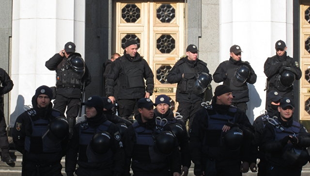 Напрежението в Киев расте! Десен сектор обяви готовност да щурмува парламента 