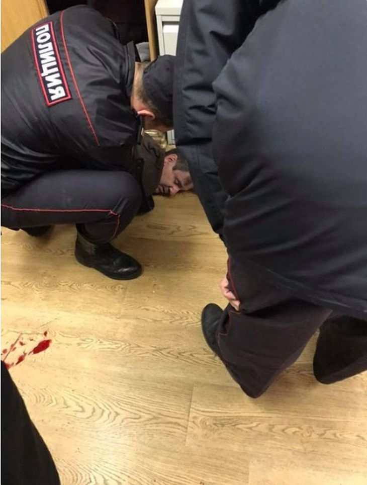 Кървави СНИМКИ показват ужаса в офиса на радио "Ехото на Москва"
