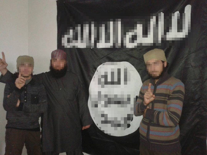 Ексклузивни СНИМКИ на наложниците на „Ислямска държава”, открити в секс столицата на джихадистите 