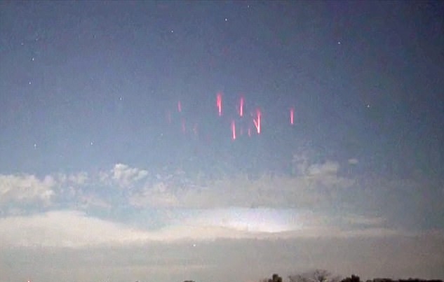 Всички са в шок! Мистериозно явление в небето над Оклахома (СНИМКИ)