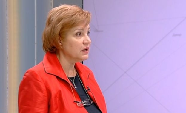 Менда Стоянова за бюджет 2018: Ако не слагаме луканка, ще сложим обилно пармезан (СНИМКИ)