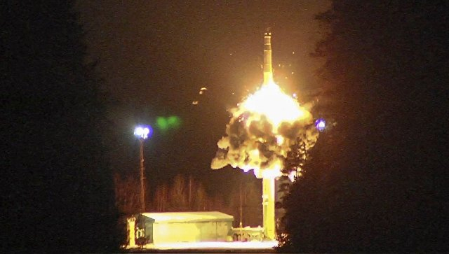 По тъмна доба: Путин изстреля 4 междуконтинентални балистични ракети по време на стратегическо учение на ядрената триада (СНИМКИ/ВИДЕО)