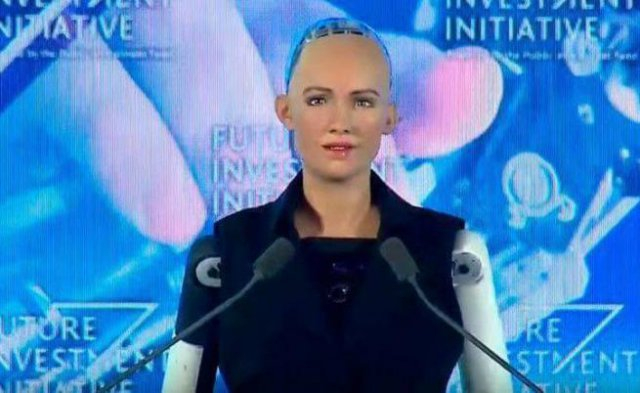 София стана първият робот, получил гражданство, при това саудитско (ВИДЕО)