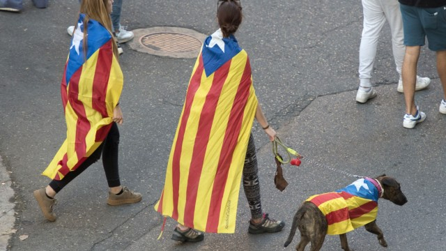Около 30 на сто от каталонците са за независимост на областта