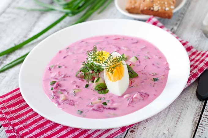 Млечно розов или наситено лилав – цветът на тази студена супа зависи от това как ще я "боядисате"