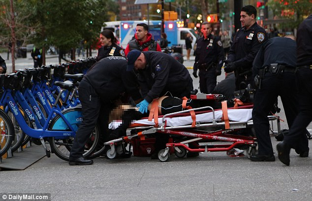 Извънредно! Нова стрелба проехтя в Манхатън, куршуми са пронизали бременна в корема  (СНИМКИ/НА ЖИВО)