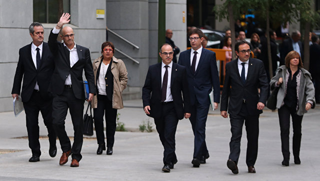 Мадрид смаза Барселона: Тикнаха зад решетките 8 от министрите на Пучдемон, той е обявен за международно издирване!