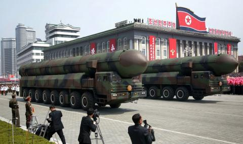 Северна Корея отправи нова ядрена заплаха преди визитата на Тръмп в Азия