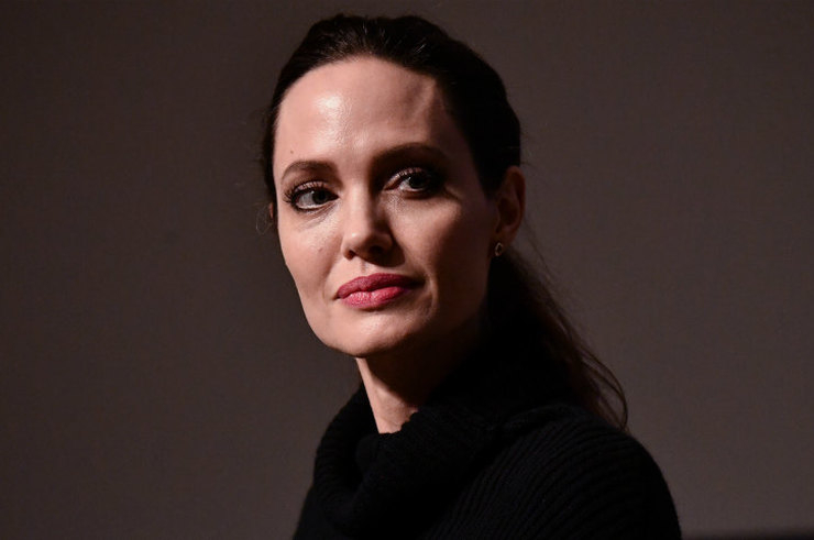 Какво се случва с Анджелина Джоли? Актрисата пусна своя СНИМКА в Инстаграм и уплаши феновете си