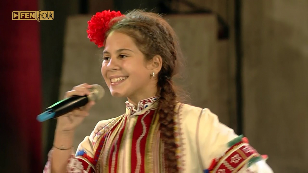 Талантлива 12-годишна пловдивчанка стана част от „Осмото чудо” на ансамбъл „Българе”