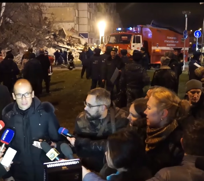 Загиналите под срутения блок в Ижевск станаха 5 (ВИДЕО)