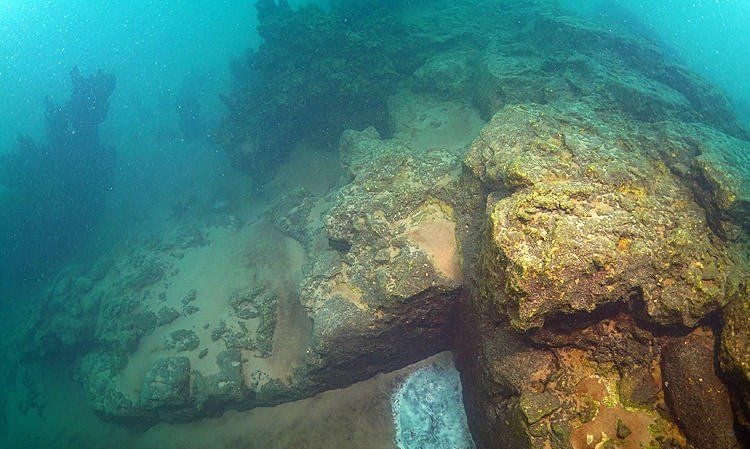 Уникална находка на хиляди години, бе открита неочаквано от учени в турско езеро (СНИМКИ)  