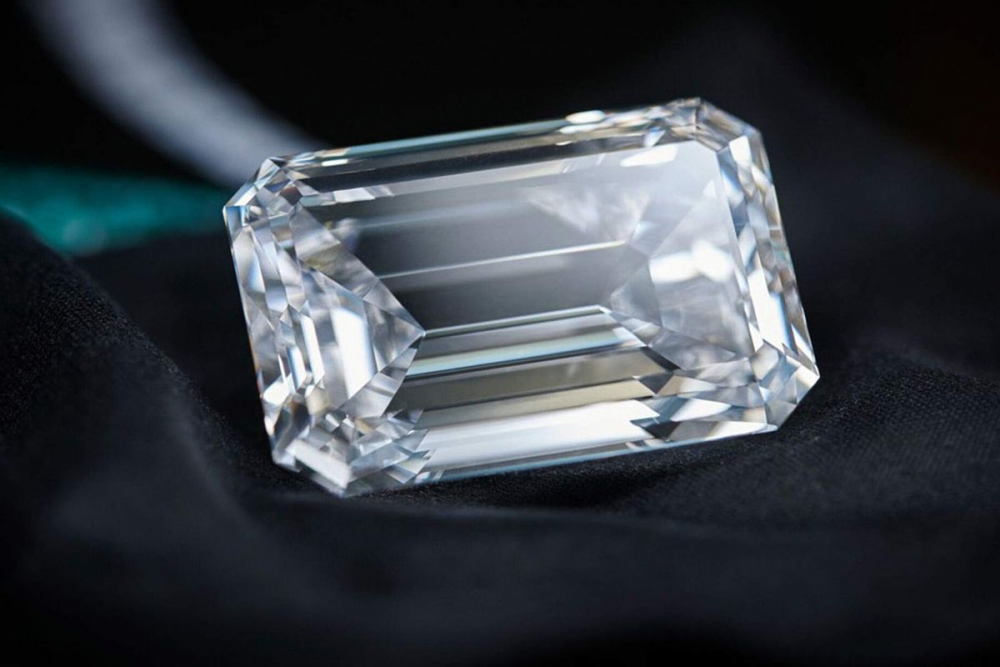 Най-големият диамант бе продаден на търг за 34 милиона долара (СНИМКА)