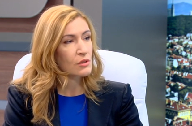 Ангелкова обясни защо е отхвърлено предложението за пълна забрана на преместваемите обекти по Черноморието