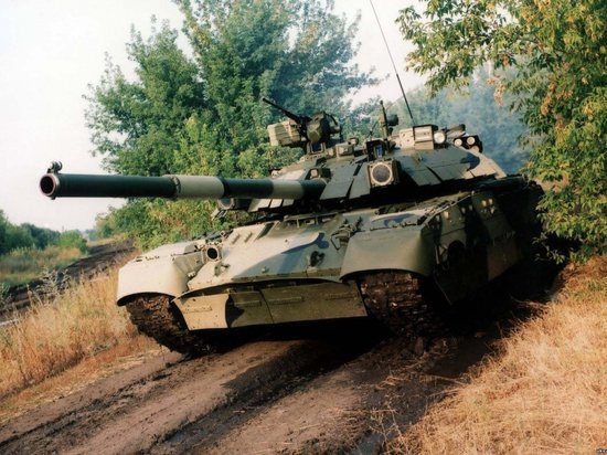 Руснак смачкал в бой с танка си в Донбас 9 украински войници
