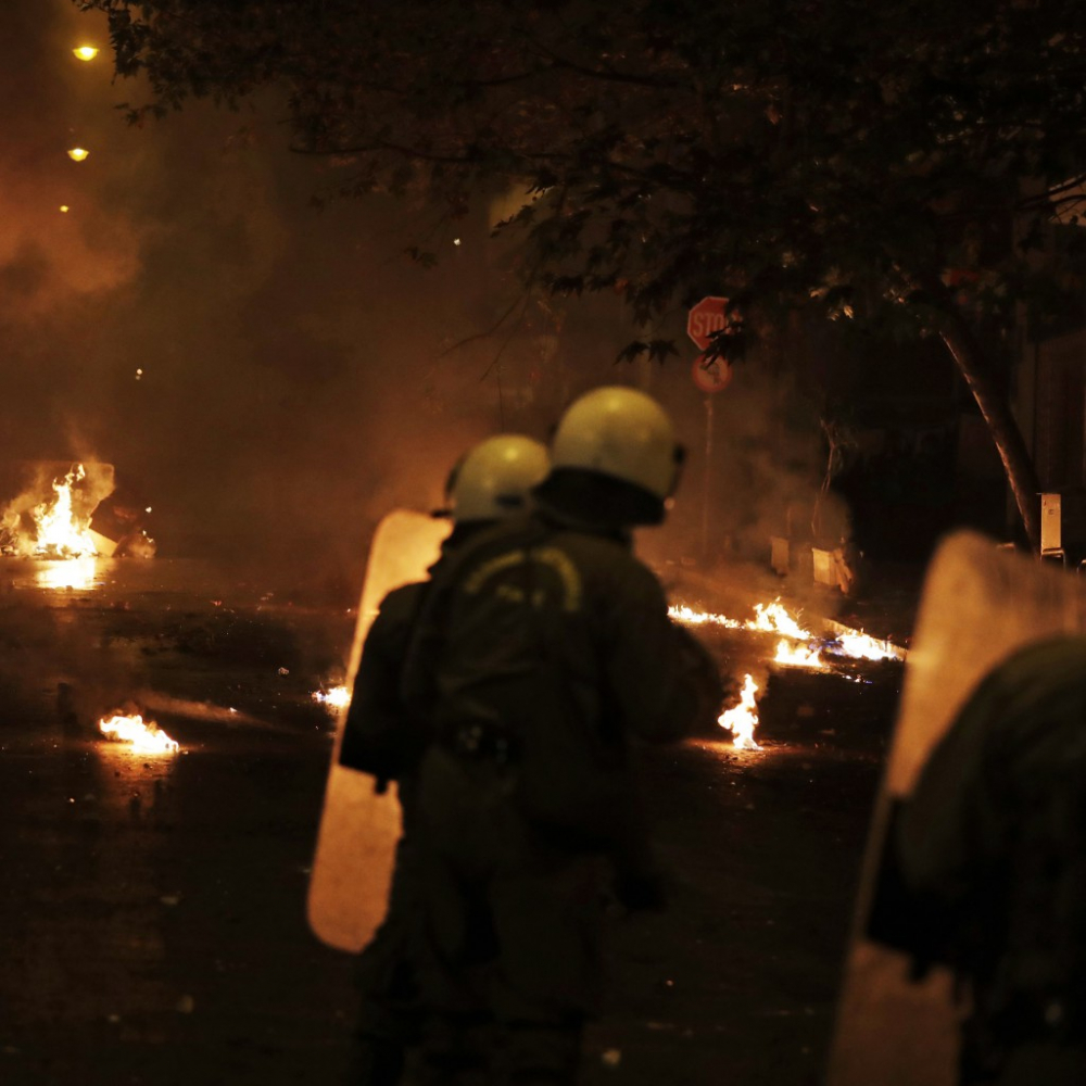 Безредици и запалителни бомби в Атина и Солун