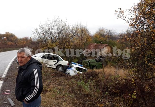 Зрелищна катастрофа остави Враца с патрулка по-малко (СНИМКИ)