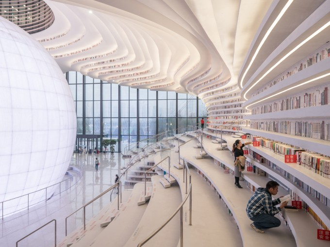 В Китай отвориха уникална библиотека с изумителен дизайн (СНИМКИ)