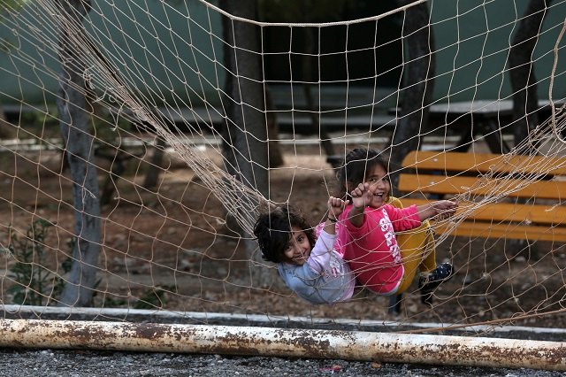 Извънредно положение на гръцки остров заради бежанците