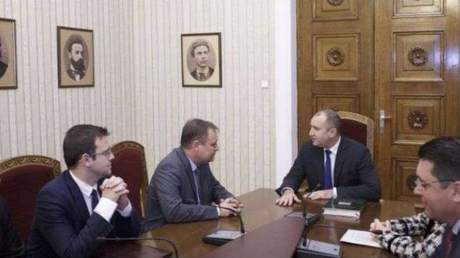 Радев проведе важна среща на "Дондуков" 2 