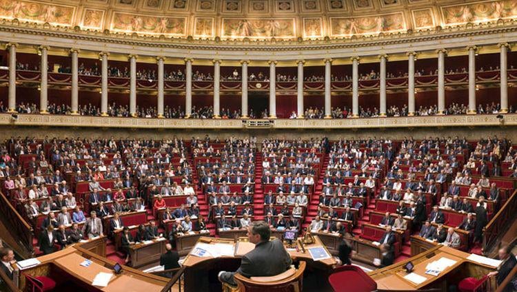 Френска партия изхвърли от редиците си високопоставен свой член заради съобщение в мрежата